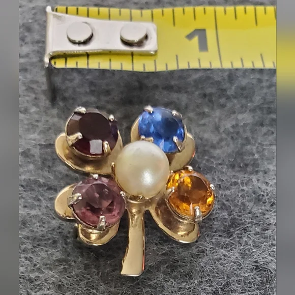 4 Leaf Clover Pin Rhinestines Goldtone Brooch - Picture 4 of 6
